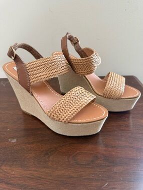 Steve Madden Wedge Sandals / 8.5